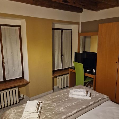 Locanda Al Centrale Caprino Veronese Exterior photo