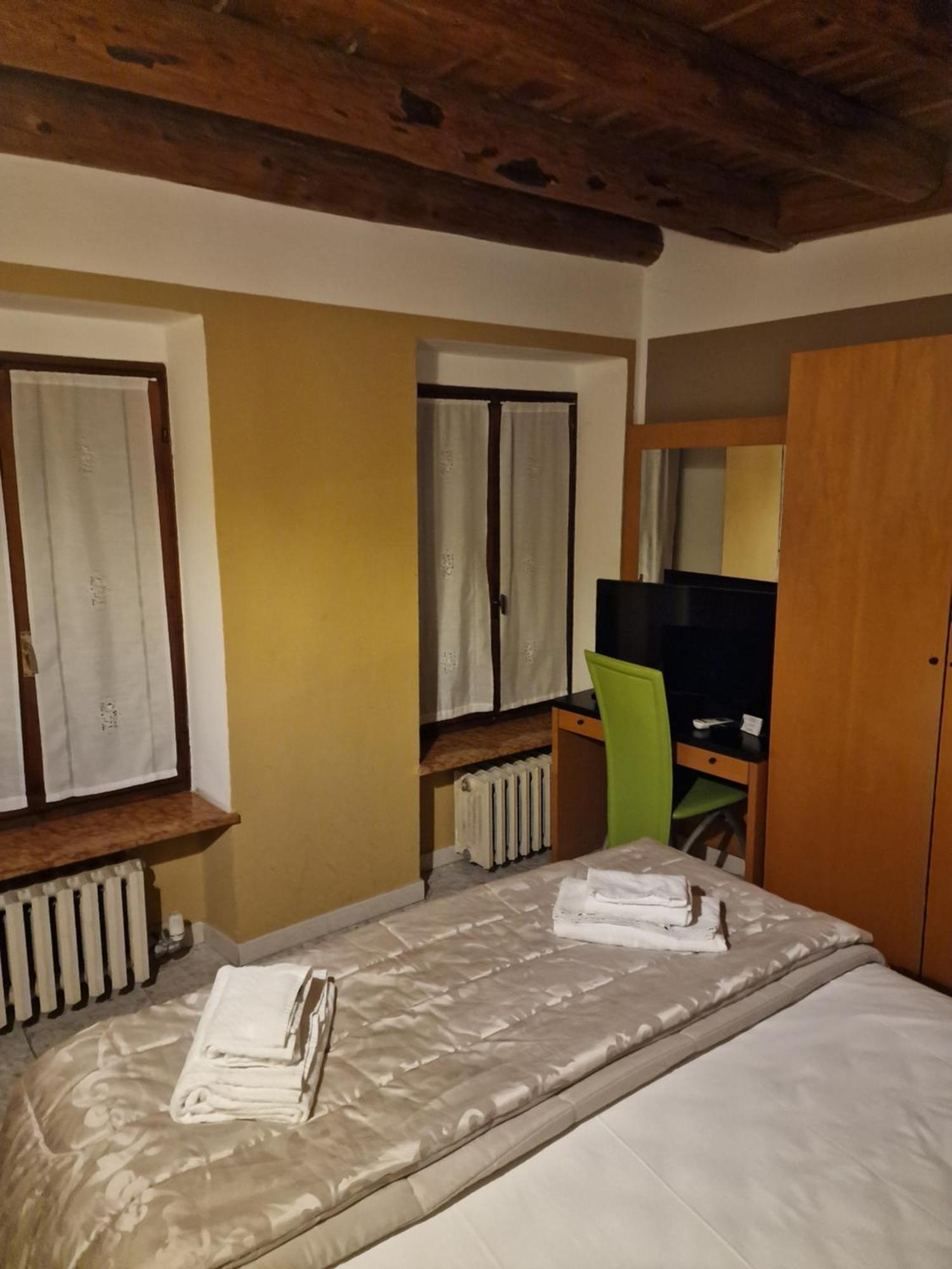 Locanda Al Centrale Caprino Veronese Exterior photo