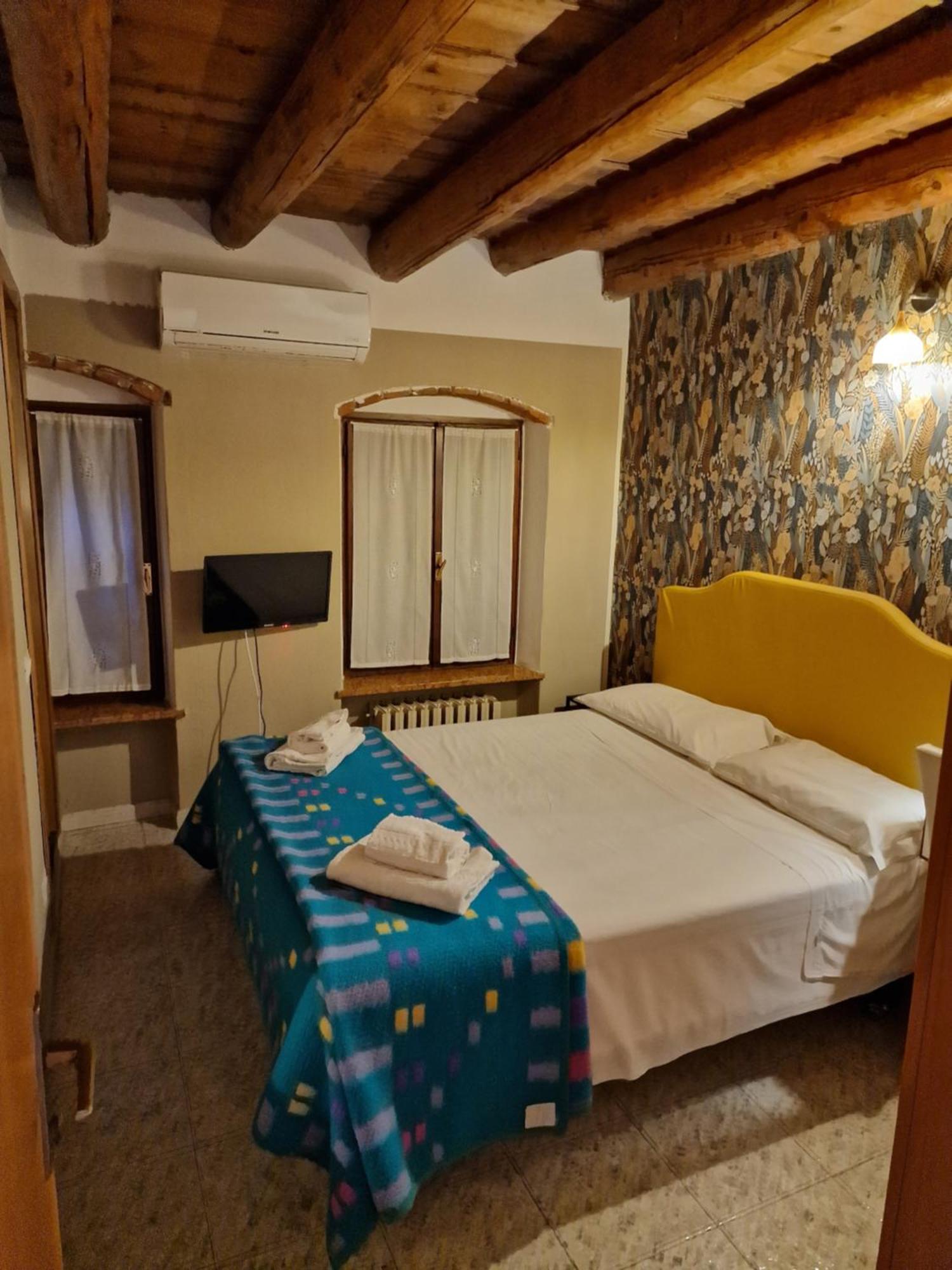 Locanda Al Centrale Caprino Veronese Exterior photo