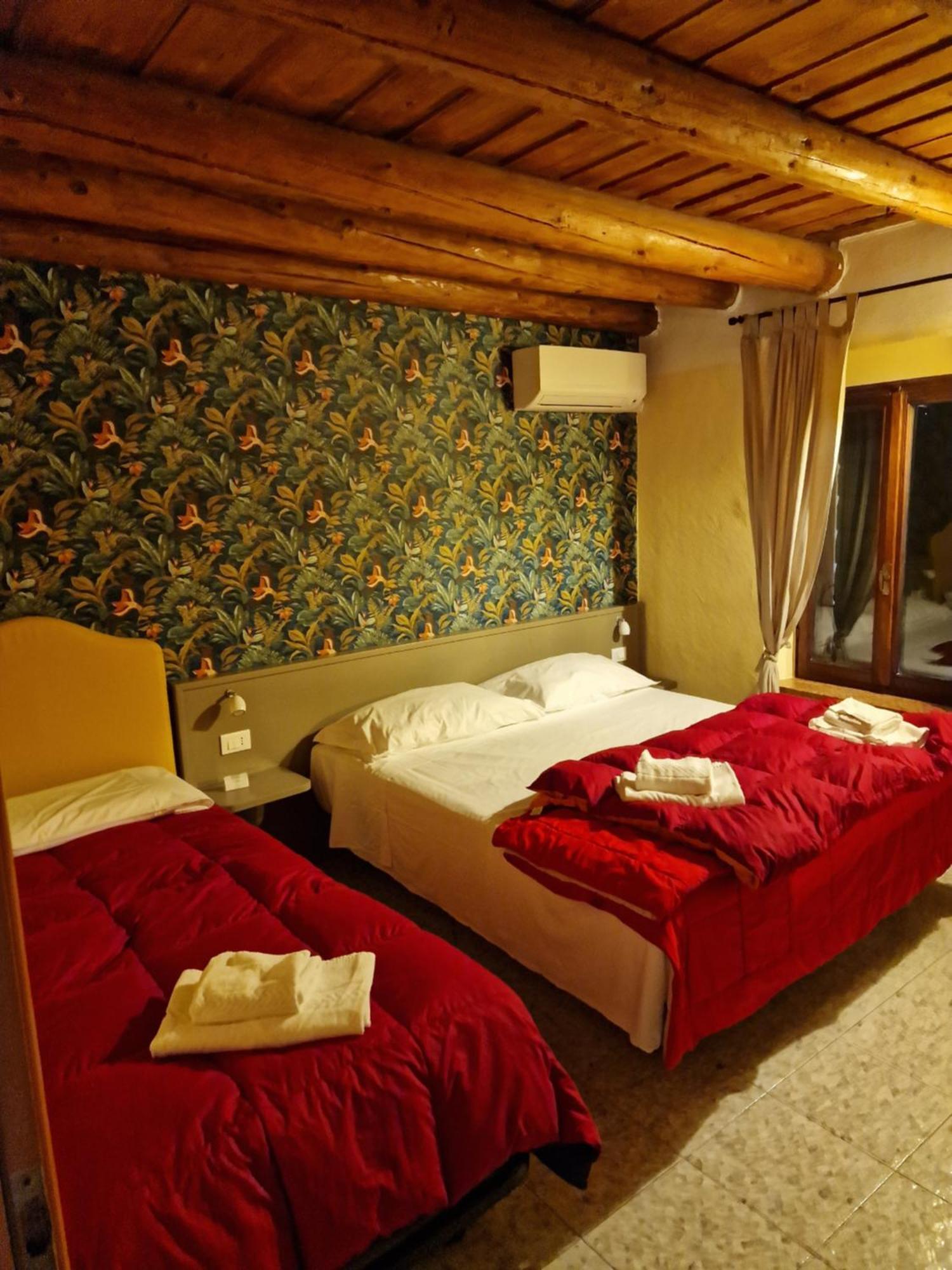 Locanda Al Centrale Caprino Veronese Exterior photo