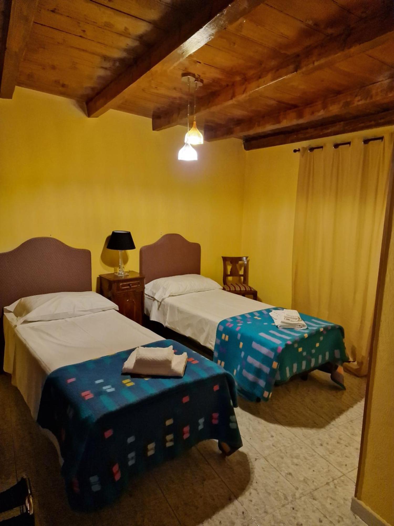 Locanda Al Centrale Caprino Veronese Exterior photo