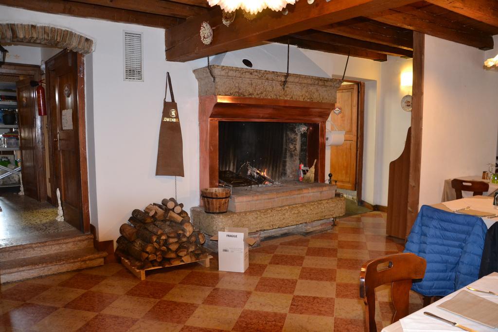 Locanda Al Centrale Caprino Veronese Exterior photo