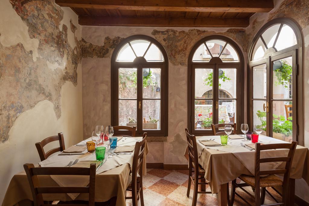 Locanda Al Centrale Caprino Veronese Exterior photo
