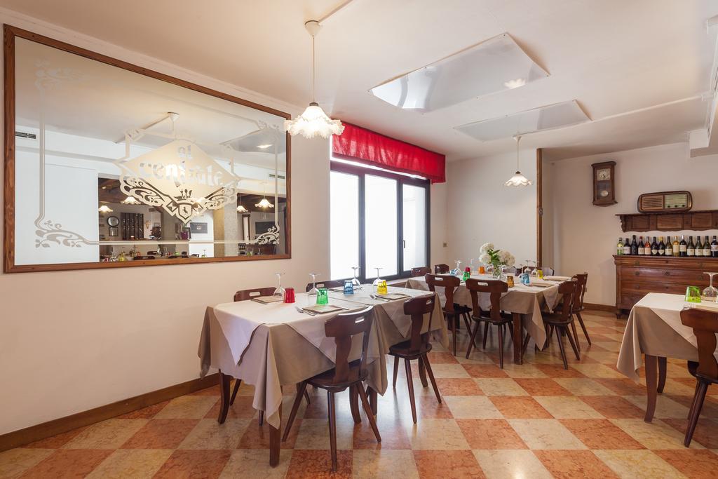 Locanda Al Centrale Caprino Veronese Exterior photo