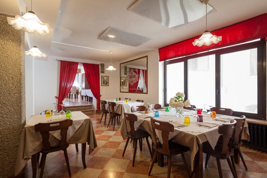 Locanda Al Centrale Caprino Veronese Exterior photo